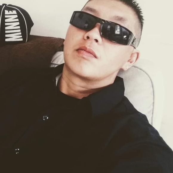 Meet your Posher, James - Picture 1 of 1